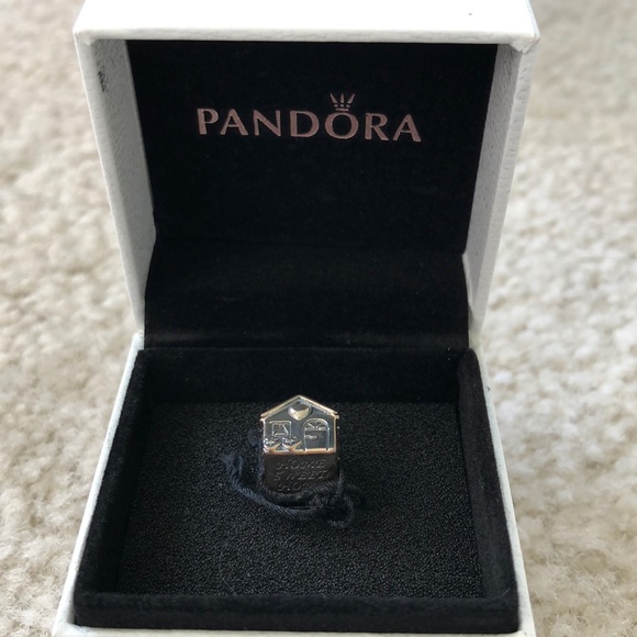 🆕 💯 Pandora Charm - Picture 1 of 4
